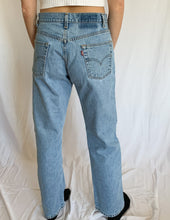 Load image into Gallery viewer, Vintage Levi's 505