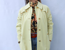 Load image into Gallery viewer, Daisy Coat