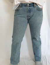 Load image into Gallery viewer, Vintage Frayed Levi&#39;s

